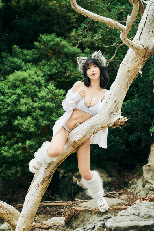 【B】Ami Honami『The White Cat's Secret』Acryl poster