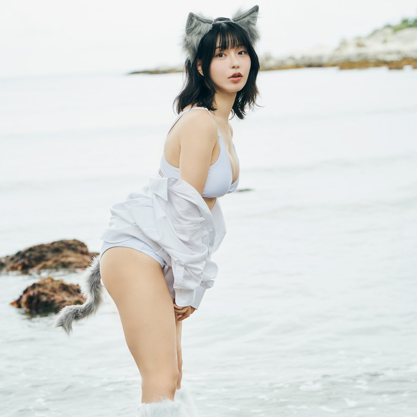 Ami Honami『The White Cat's Secret』Cyzo Picture Book