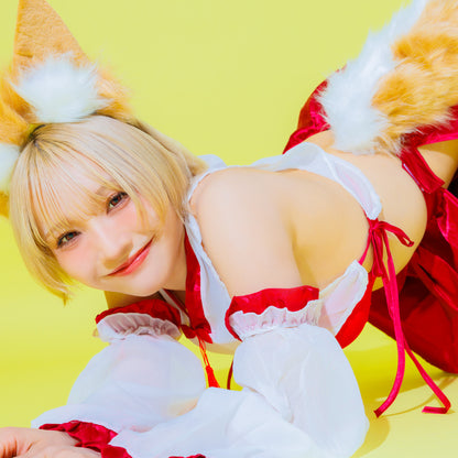 もちむぎ『Yellow Foxy Miko』デジタル写真集