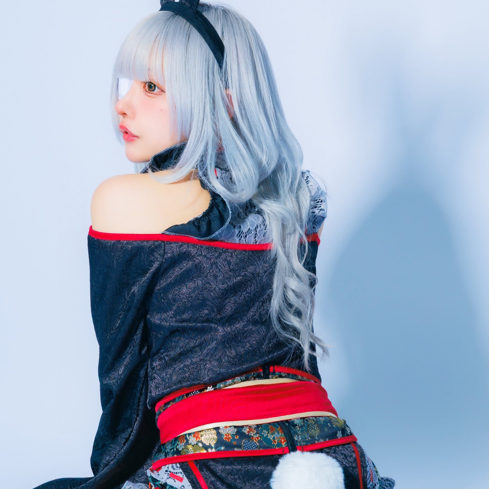 しゅまる『Pinky Miko Bunny』デジタル写真集